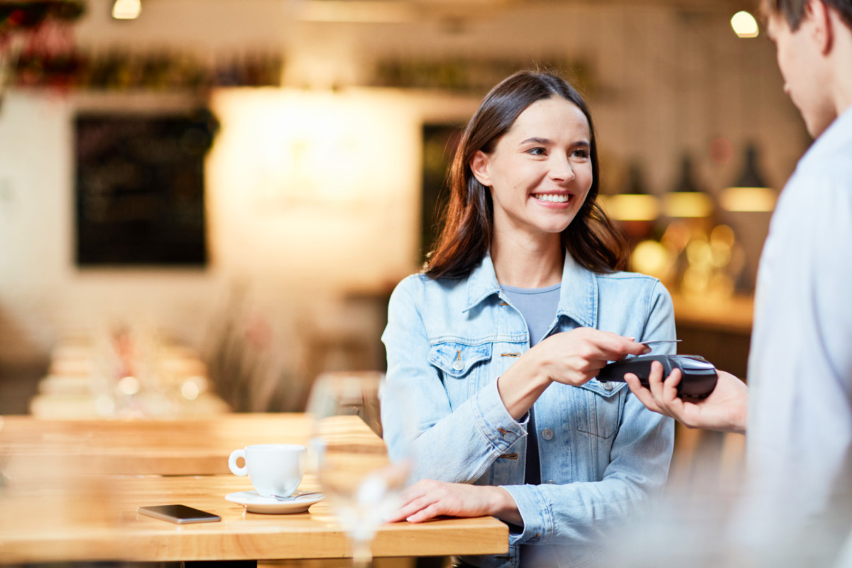 Atendimento e Relacionamento com o cliente – entenda cada um